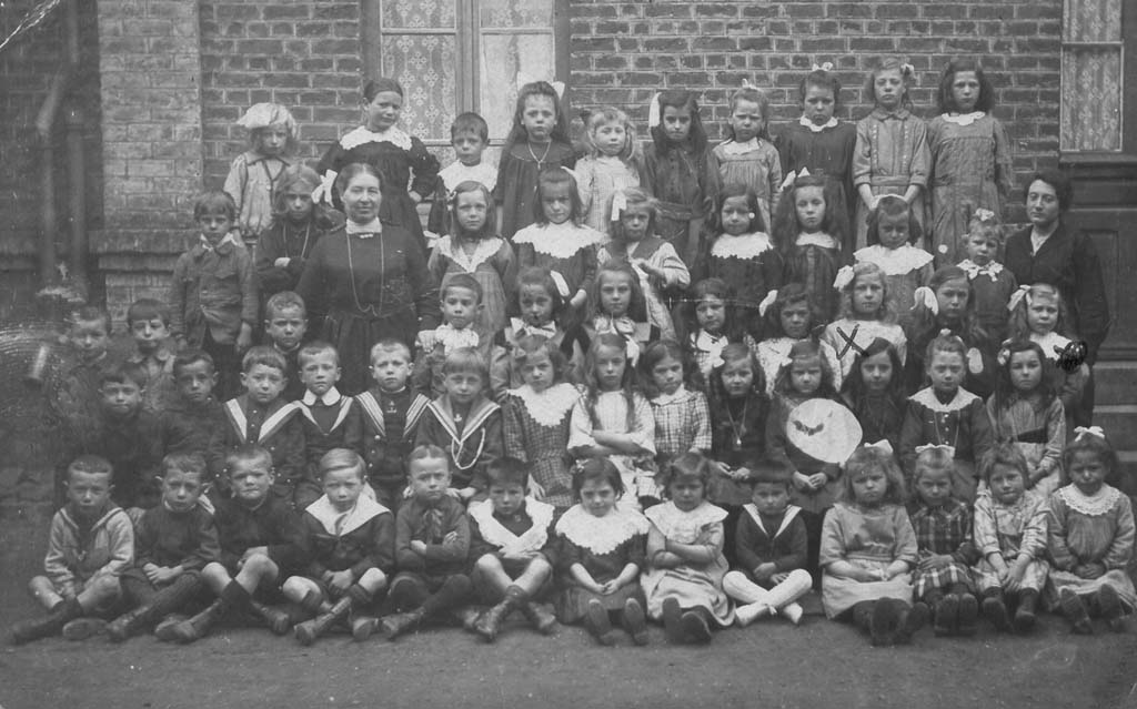 Melle Legrand: Ecole des filles : ? - ?